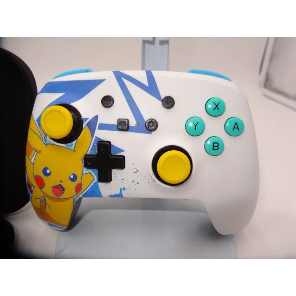 Nintendo Switch lite Case With Wired Controller Pokémon Pikachu‎